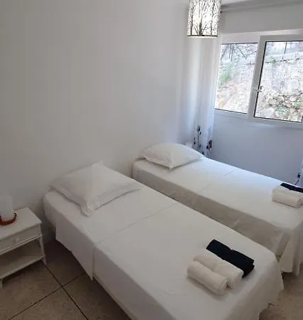 Les Flots Apartment